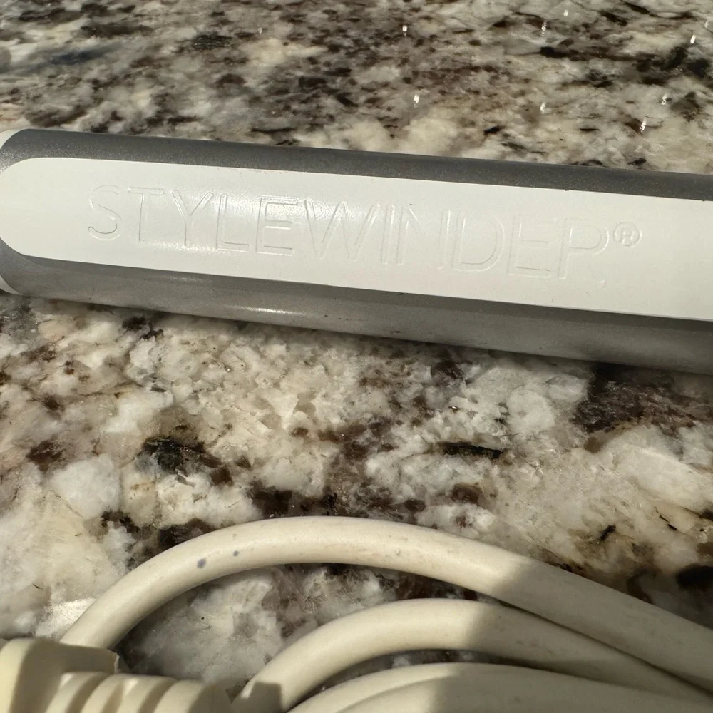 Bio ionic curling iron - Picture 2 of 2